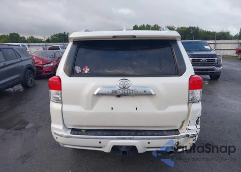 2011 Toyota 4Runner Sr5 V6 z USA, uszkodzony, nr VIN JTEZU5JR6B5022642